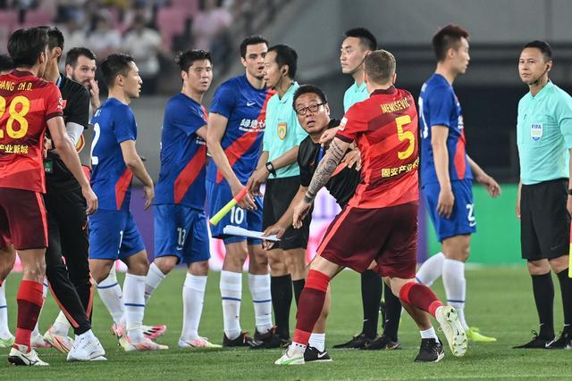 文班亚马31+12+6+6马刺胜步行者 尼克斯克骑士